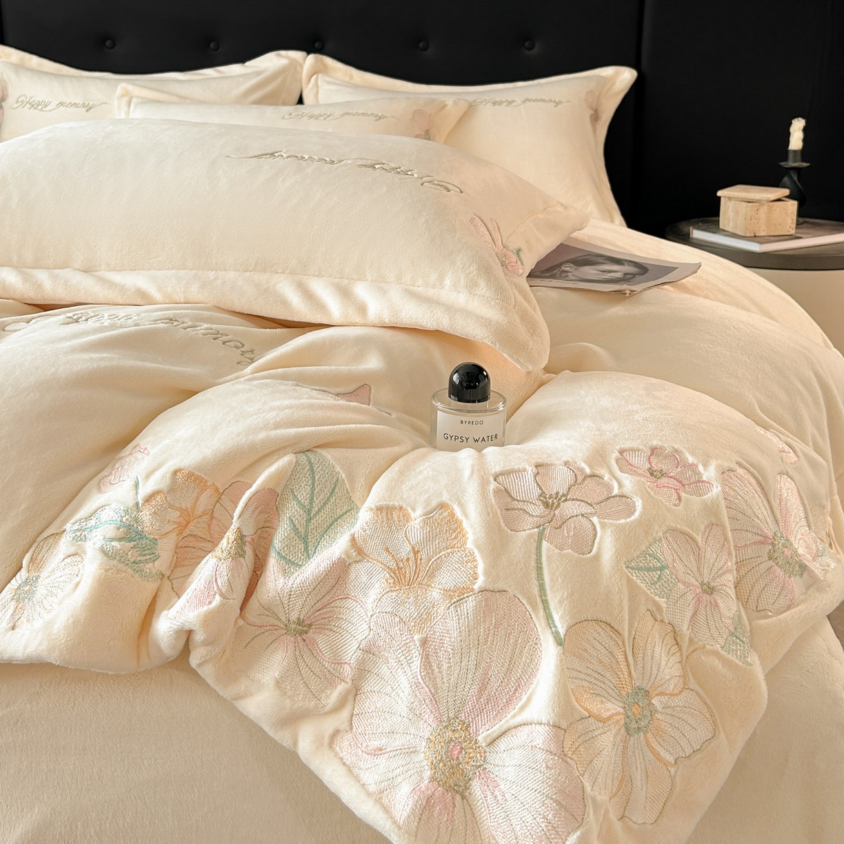 91家纺网 家纺一手货源 找家纺 恋绒家纺 2025新款牛奶绒刺绣四件套-花舞 月牙黄