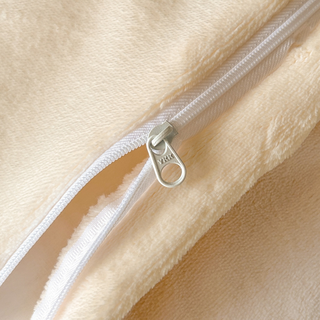 91家纺网 家纺一手货源 找家纺 恋绒家纺 2025新款牛奶绒刺绣四件套-花舞 月牙黄