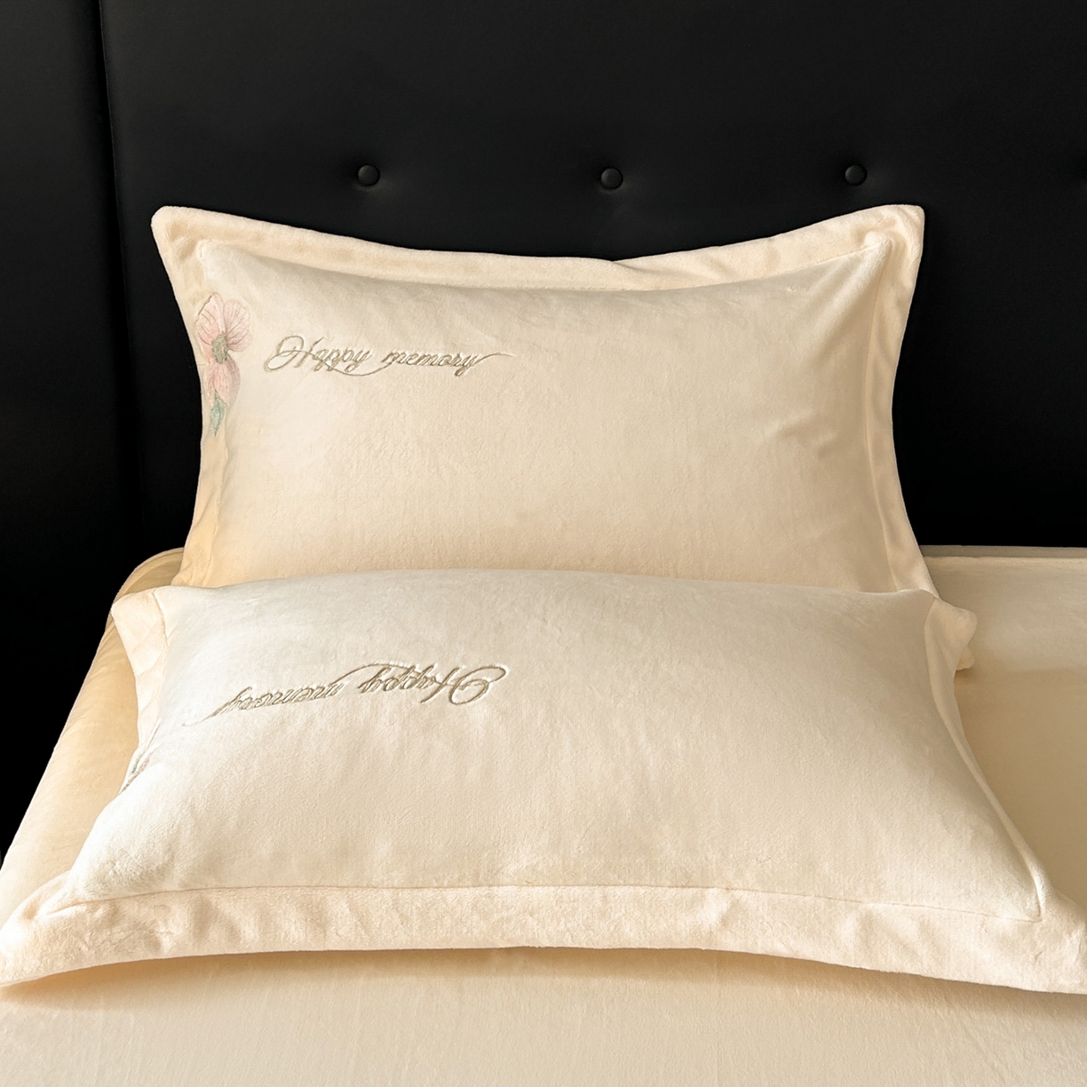 91家纺网 家纺一手货源 找家纺 恋绒家纺 2025新款牛奶绒刺绣四件套-花舞 月牙黄