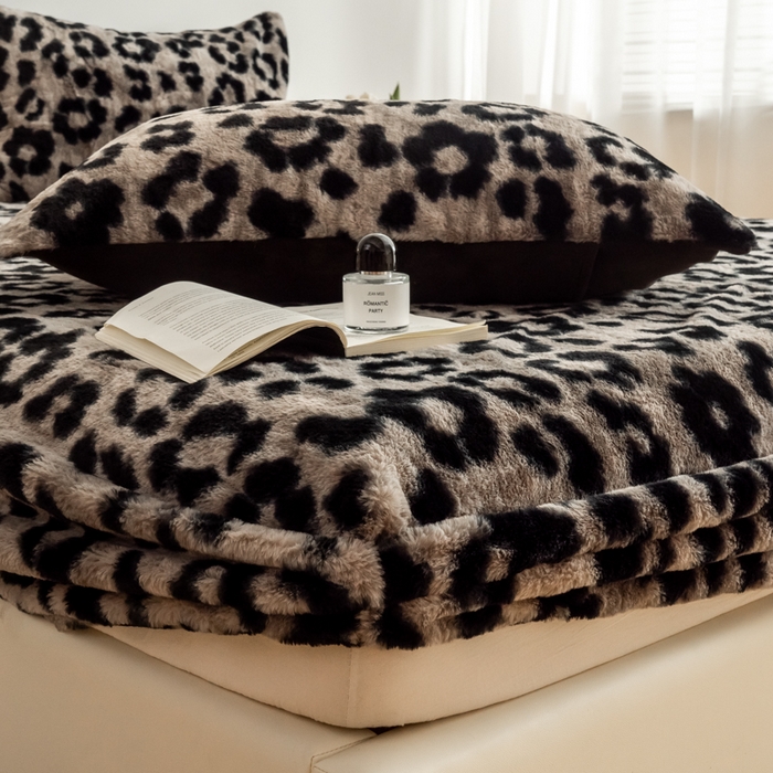 91家纺网 家纺一手货源 找家纺 九花鹿 2025新款A类加厚兔毛绒单床笠床褥子床护垫 豹纹(钛灰）