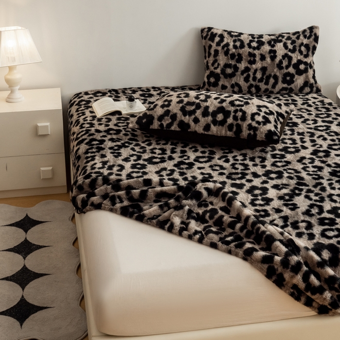 91家纺网 家纺一手货源 找家纺 九花鹿 2025新款A类加厚兔毛绒单床笠床褥子床护垫 豹纹(钛灰）