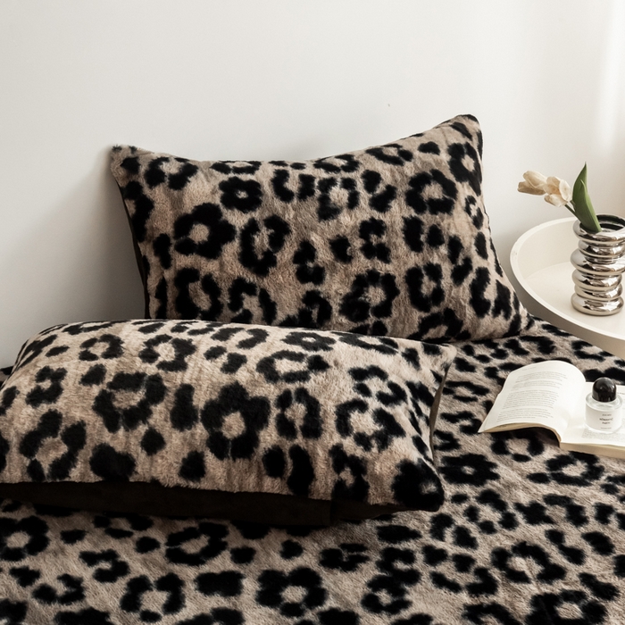 91家纺网 家纺一手货源 找家纺 九花鹿 2025新款A类加厚兔毛绒单床笠床褥子床护垫 豹纹(钛灰）