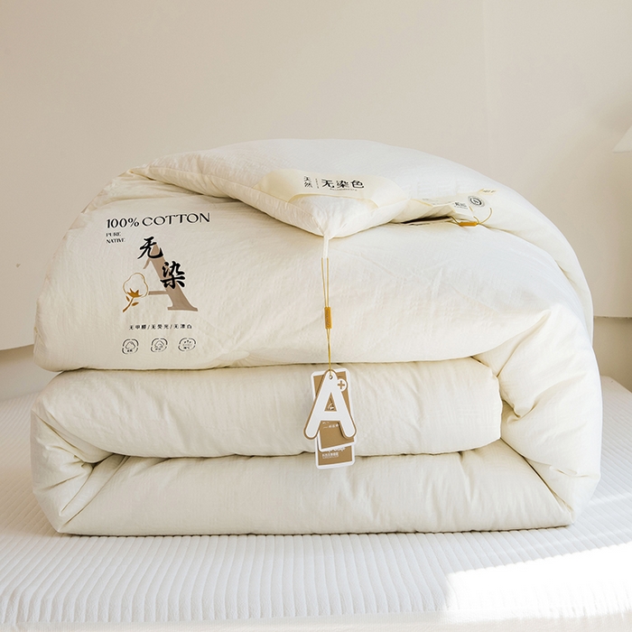 91家纺网 家纺一手货源 找家纺 爱顿家纺 2025新款全棉面料缎条无染大豆被子被芯冬被 米白