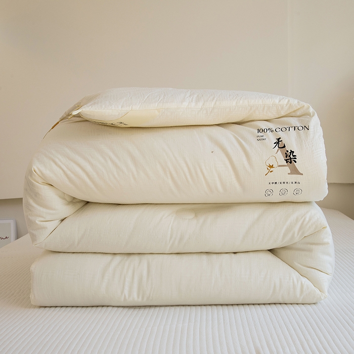 91家纺网 家纺一手货源 找家纺 爱顿家纺 2025新款全棉面料缎条无染大豆被子被芯冬被 米白