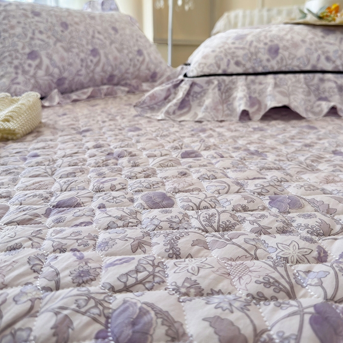 91家纺网 家纺一手货源 找家纺 宜凡家纺 2025新款A类水洗珍珠棉夹棉床裙三件套 洛拉