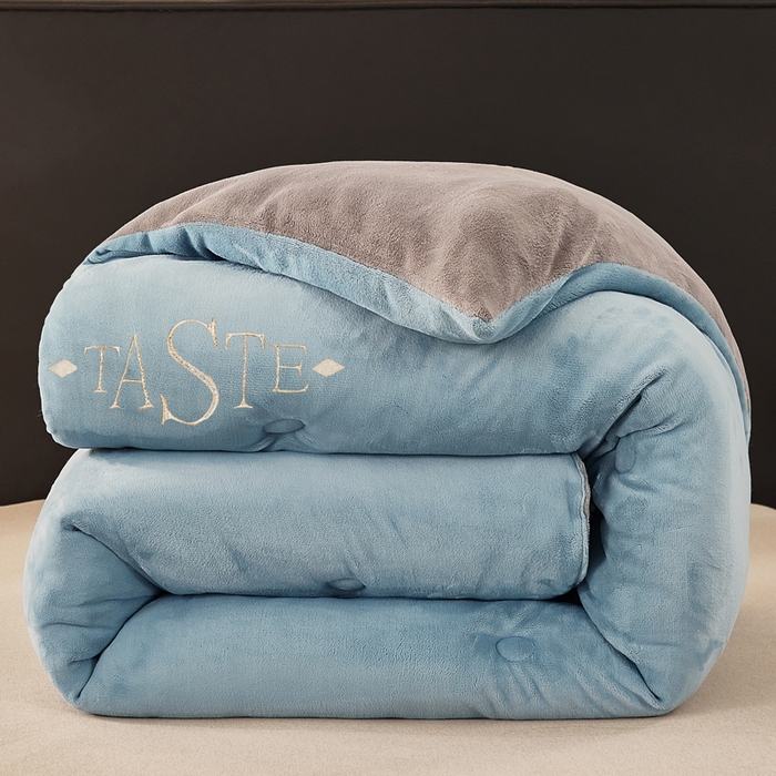 雅蔓依家纺 2025新款绣花双面加厚牛奶绒冬被被子被芯 蓝灰