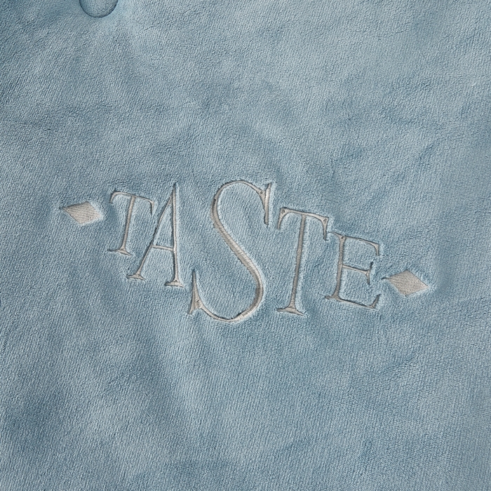 91家纺网 家纺一手货源 找家纺 雅蔓依家纺 2025新款绣花双面加厚牛奶绒冬被被子被芯 蓝色