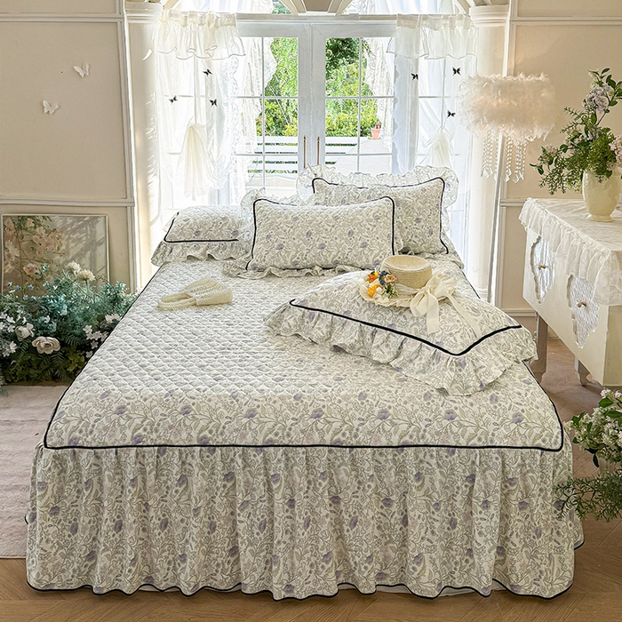 91家纺网 家纺一手货源 找家纺 宜凡家纺 2025新款A类水洗珍珠棉夹棉床裙三件套 觅春