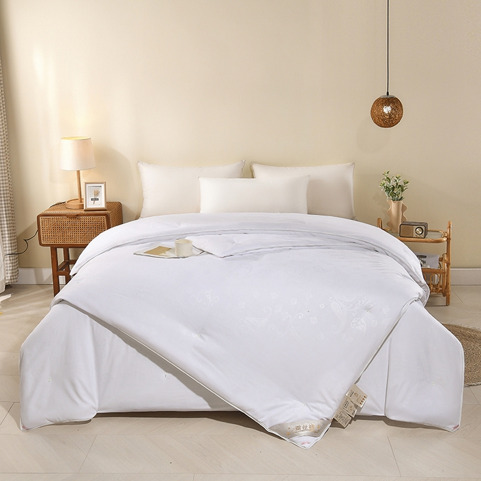 91家纺网 家纺一手货源 找家纺 （总）爱顿家纺 2025新款贡缎提花订花子母被蚕丝被冬被被子被芯