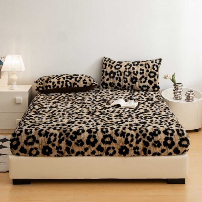 91家纺网 家纺一手货源 找家纺 九花鹿 2025新款A类加厚兔毛绒单床笠床褥子床护垫 豹纹(卡其）