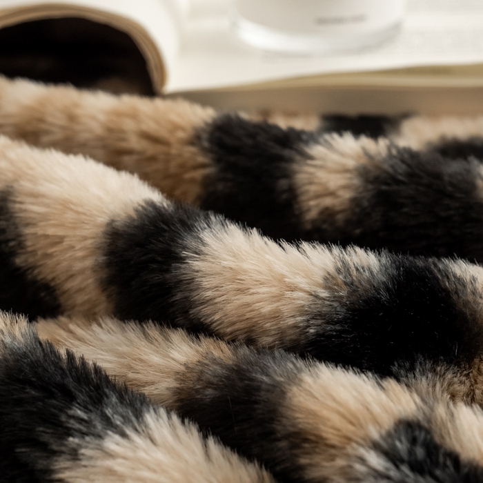 91家纺网 家纺一手货源 找家纺 九花鹿 2025新款A类加厚兔毛绒单床笠床褥子床护垫 豹纹(卡其）