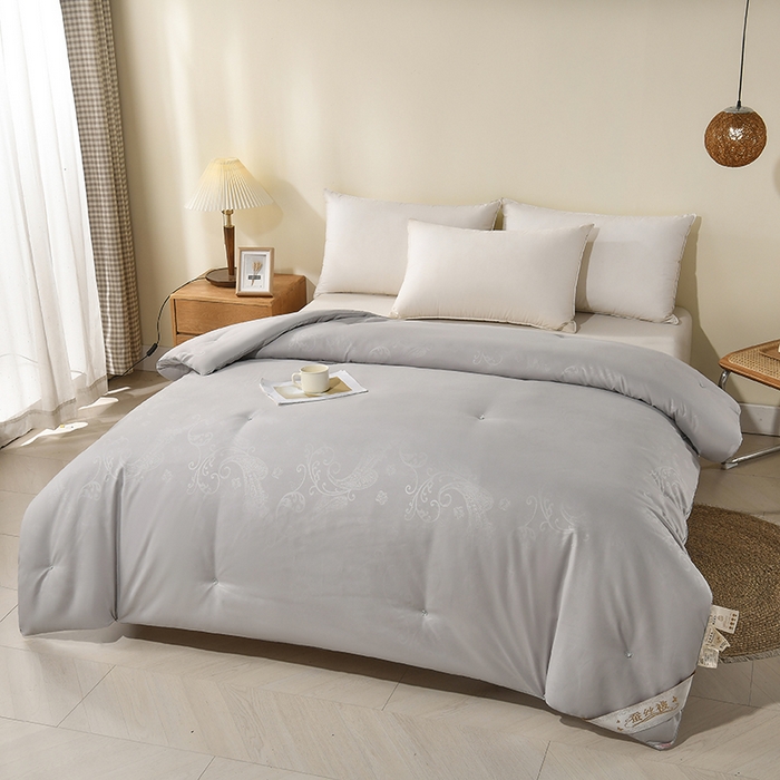 91家纺网 家纺一手货源 找家纺 爱顿家纺 2025新款贡缎提花订花子母被蚕丝被冬被被子被芯 灰色