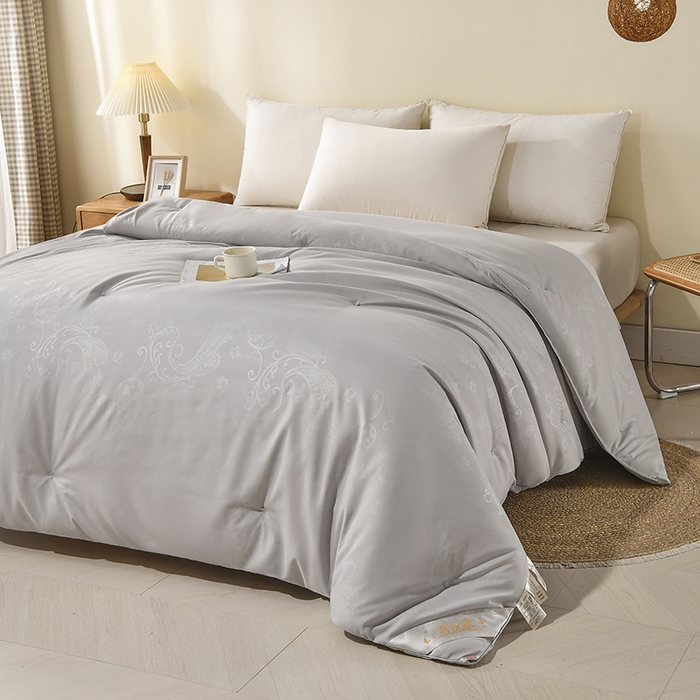 91家纺网 家纺一手货源 找家纺 爱顿家纺 2025新款贡缎提花订花子母被蚕丝被冬被被子被芯 灰色