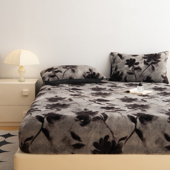 91家纺网 家纺一手货源 找家纺 九花鹿 2025新款A类加厚兔毛绒单床笠床褥子床护垫 春日序曲