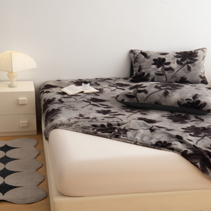 91家纺网 家纺一手货源 找家纺 九花鹿 2025新款A类加厚兔毛绒单床笠床褥子床护垫 春日序曲