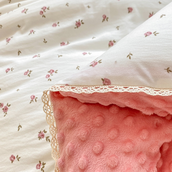 91家纺网 家纺一手货源 找家纺 欧雅搁家纺 2025新款云柔棉豆豆被冬被被子被芯 粉黛佳人