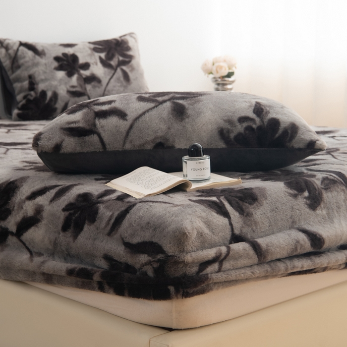 91家纺网 家纺一手货源 找家纺 九花鹿 2025新款A类加厚兔毛绒单床笠床褥子床护垫 春日序曲