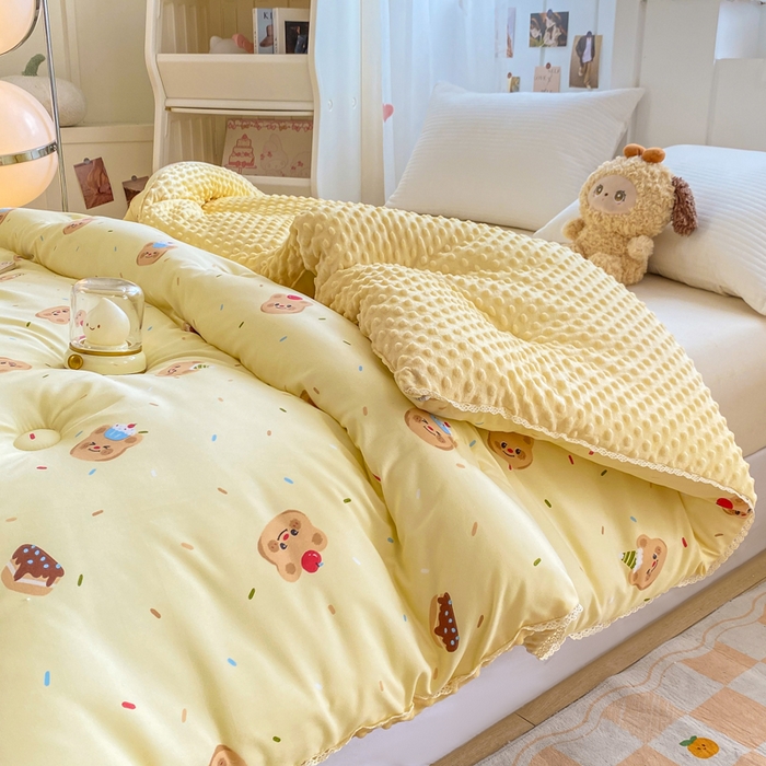 91家纺网 家纺一手货源 找家纺 欧雅搁家纺 2025新款云柔棉豆豆被冬被被子被芯 快乐小熊