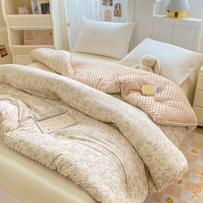 91家纺网 家纺一手货源 找家纺 欧雅搁家纺 2025新款云柔棉豆豆被冬被被子被芯 浮生花语