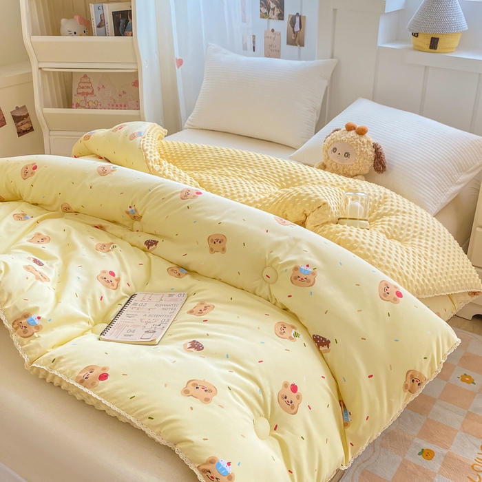 91家纺网 家纺一手货源 找家纺 欧雅搁家纺 2025新款云柔棉豆豆被冬被被子被芯 快乐小熊