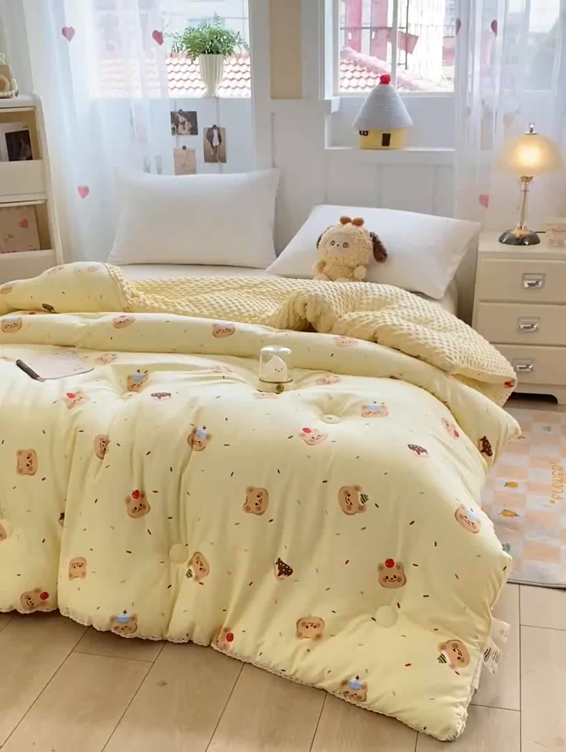 91家纺网 家纺一手货源 找家纺 欧雅搁家纺 2025新款云柔棉豆豆被冬被被子被芯 快乐小熊