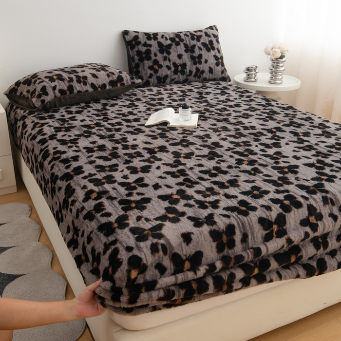 91家纺网 家纺一手货源 找家纺 九花鹿 2025新款A类加厚兔毛绒单床笠床褥子床护垫 蝴蝶