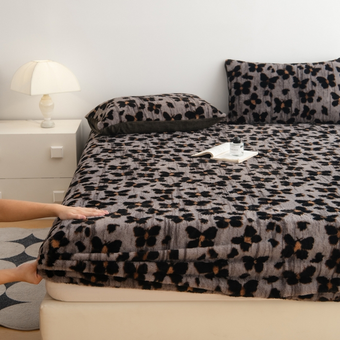 91家纺网 家纺一手货源 找家纺 九花鹿 2025新款A类加厚兔毛绒单床笠床褥子床护垫 蝴蝶