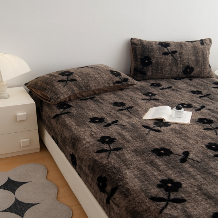 91家纺网 家纺一手货源 找家纺 九花鹿 2025新款A类加厚兔毛绒单床笠床褥子床护垫 花慕