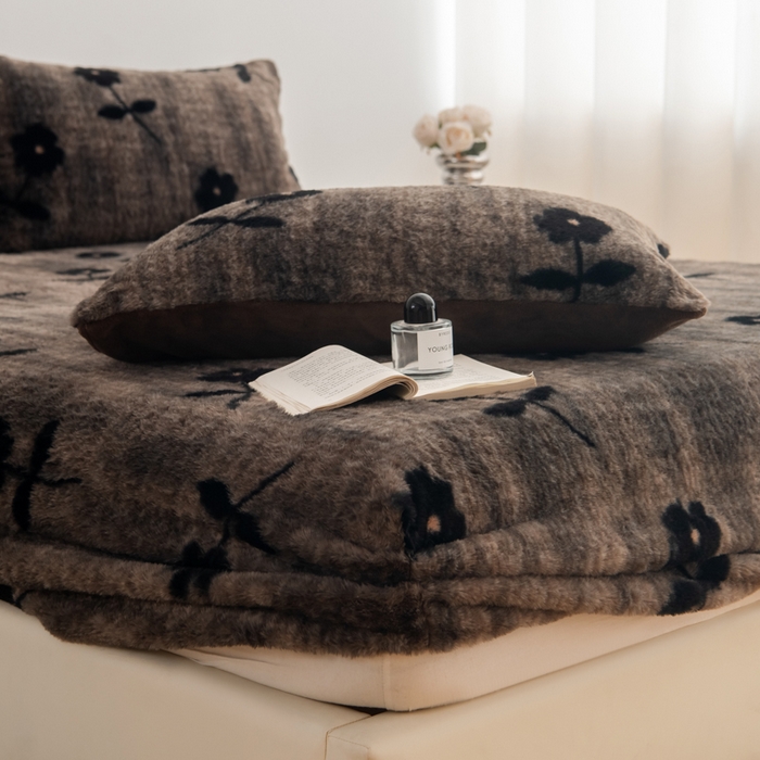 91家纺网 家纺一手货源 找家纺 九花鹿 2025新款A类加厚兔毛绒单床笠床褥子床护垫 花慕