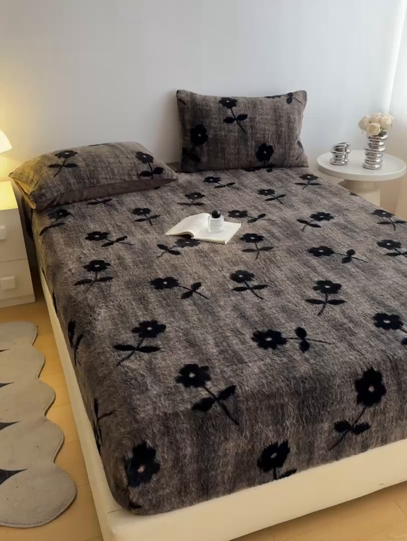91家纺网 家纺一手货源 找家纺 九花鹿 2025新款A类加厚兔毛绒单床笠床褥子床护垫 花慕