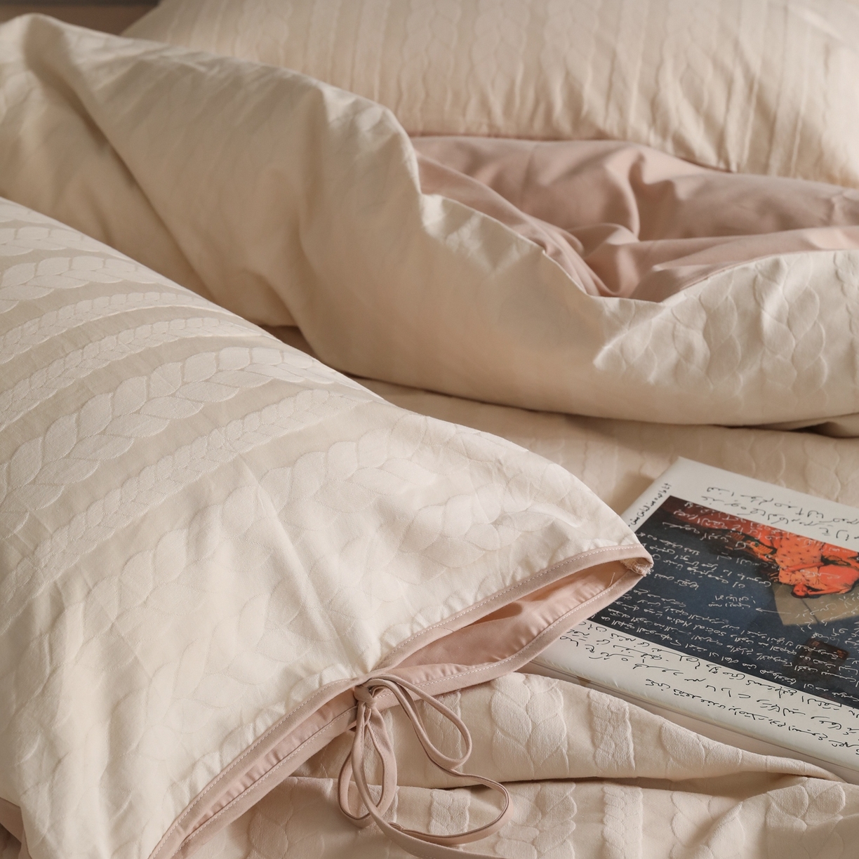 91家纺网 家纺一手货源 找家纺 （总）玉宇阁家居 2025秋冬新品60s色织全棉纯棉磨毛大提花四件套-绑带款-第二组图