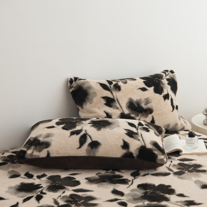 91家纺网 家纺一手货源 找家纺 九花鹿 2025新款A类加厚兔毛绒单床笠床褥子床护垫 水墨花