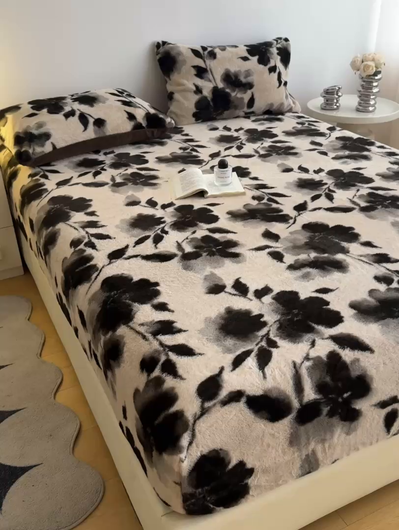 91家纺网 家纺一手货源 找家纺 九花鹿 2025新款A类加厚兔毛绒单床笠床褥子床护垫 水墨花