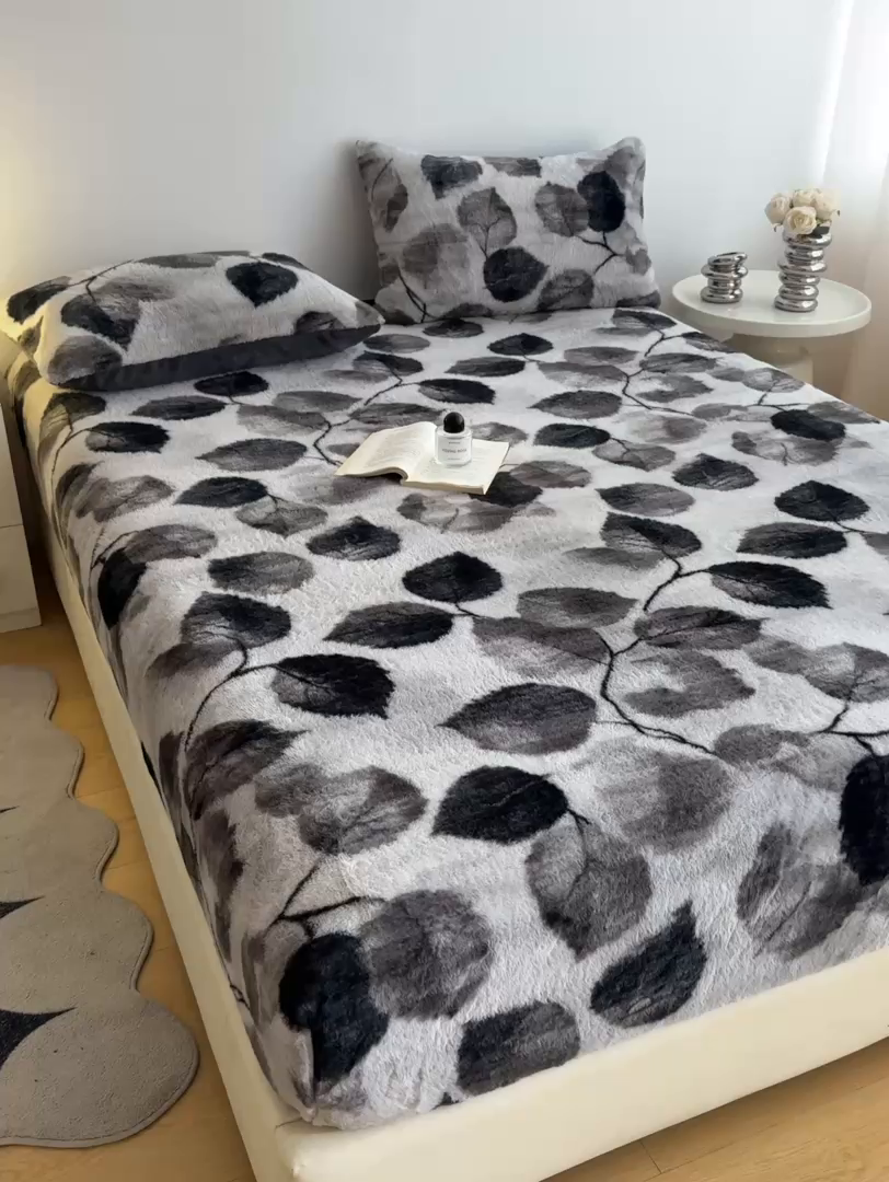 91家纺网 家纺一手货源 找家纺 九花鹿 2025新款A类加厚兔毛绒单床笠床褥子床护垫 叶语