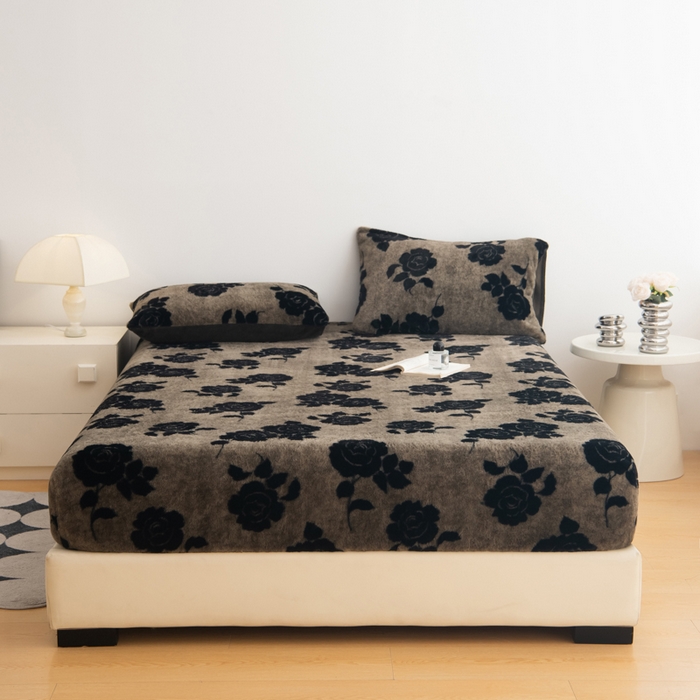 91家纺网 家纺一手货源 找家纺 九花鹿 2025新款A类加厚兔毛绒单床笠床褥子床护垫 绽放