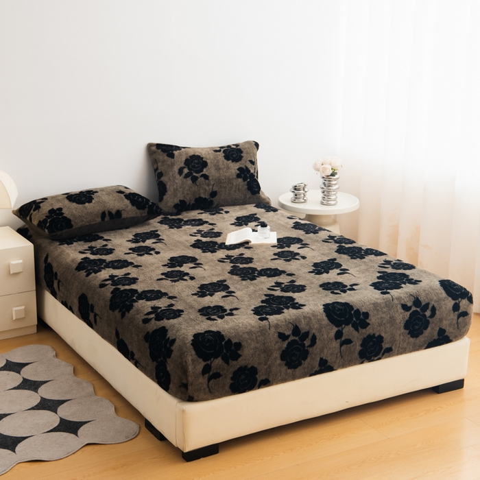 91家纺网 家纺一手货源 找家纺 九花鹿 2025新款A类加厚兔毛绒单床笠床褥子床护垫 绽放