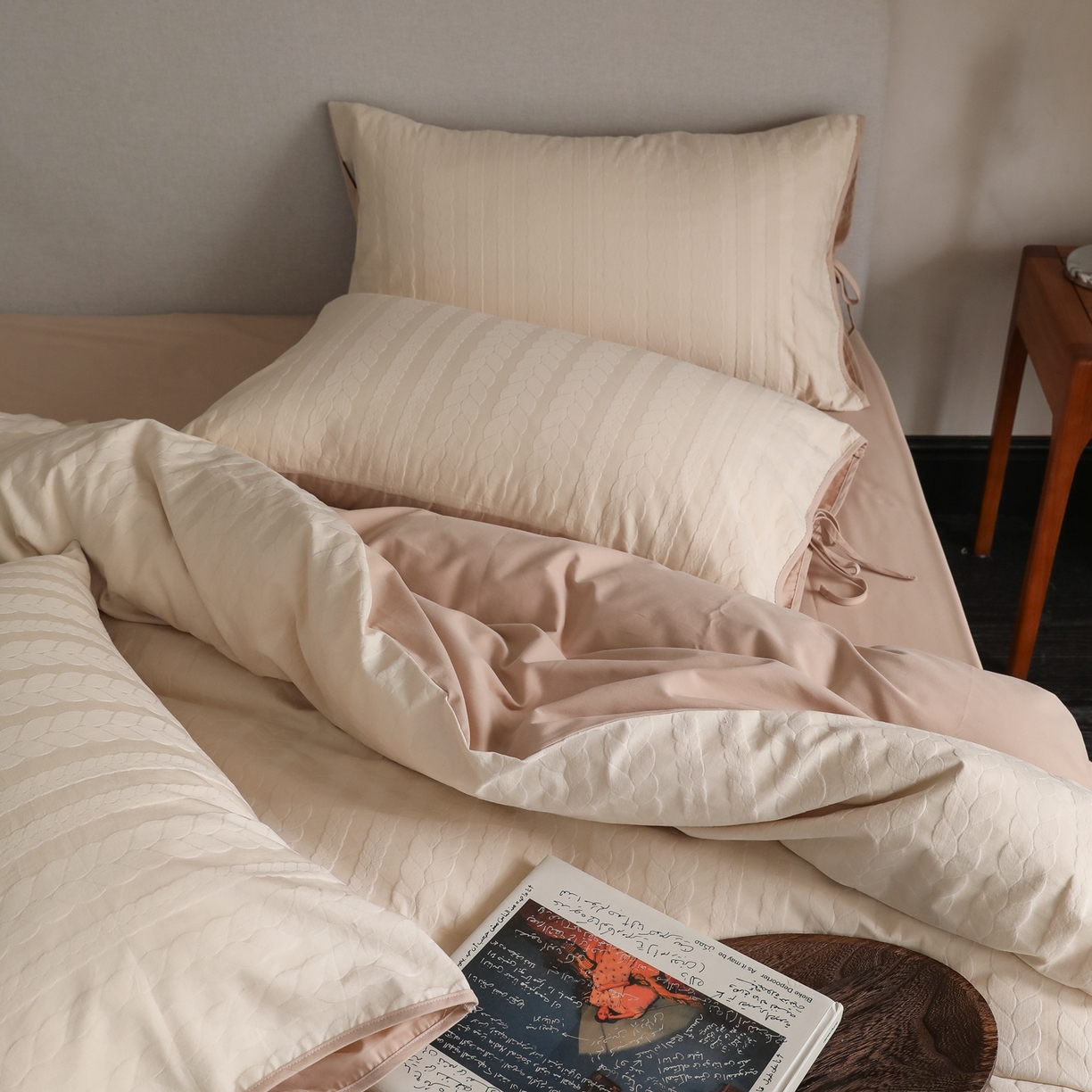 91家纺网 家纺一手货源 找家纺 玉宇阁家居 2025秋冬新品60s色织全棉纯棉磨毛大提花四件套-绑带款-第二组图 绑带款-淡琉璃