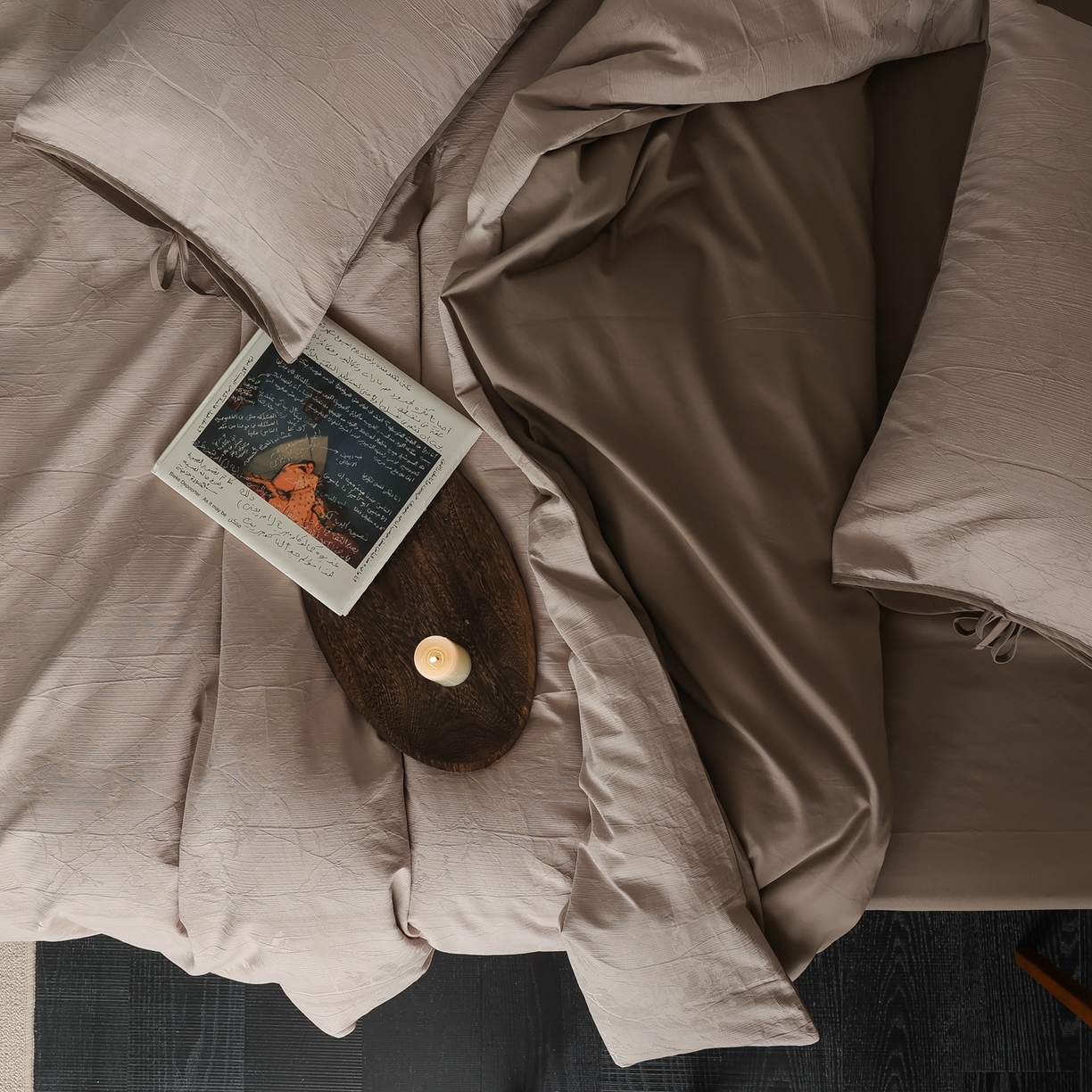 91家纺网 家纺一手货源 找家纺 玉宇阁家居 2025秋冬新品60s色织全棉纯棉磨毛大提花四件套-绑带款-第二组图 绑带款-缎灰流光