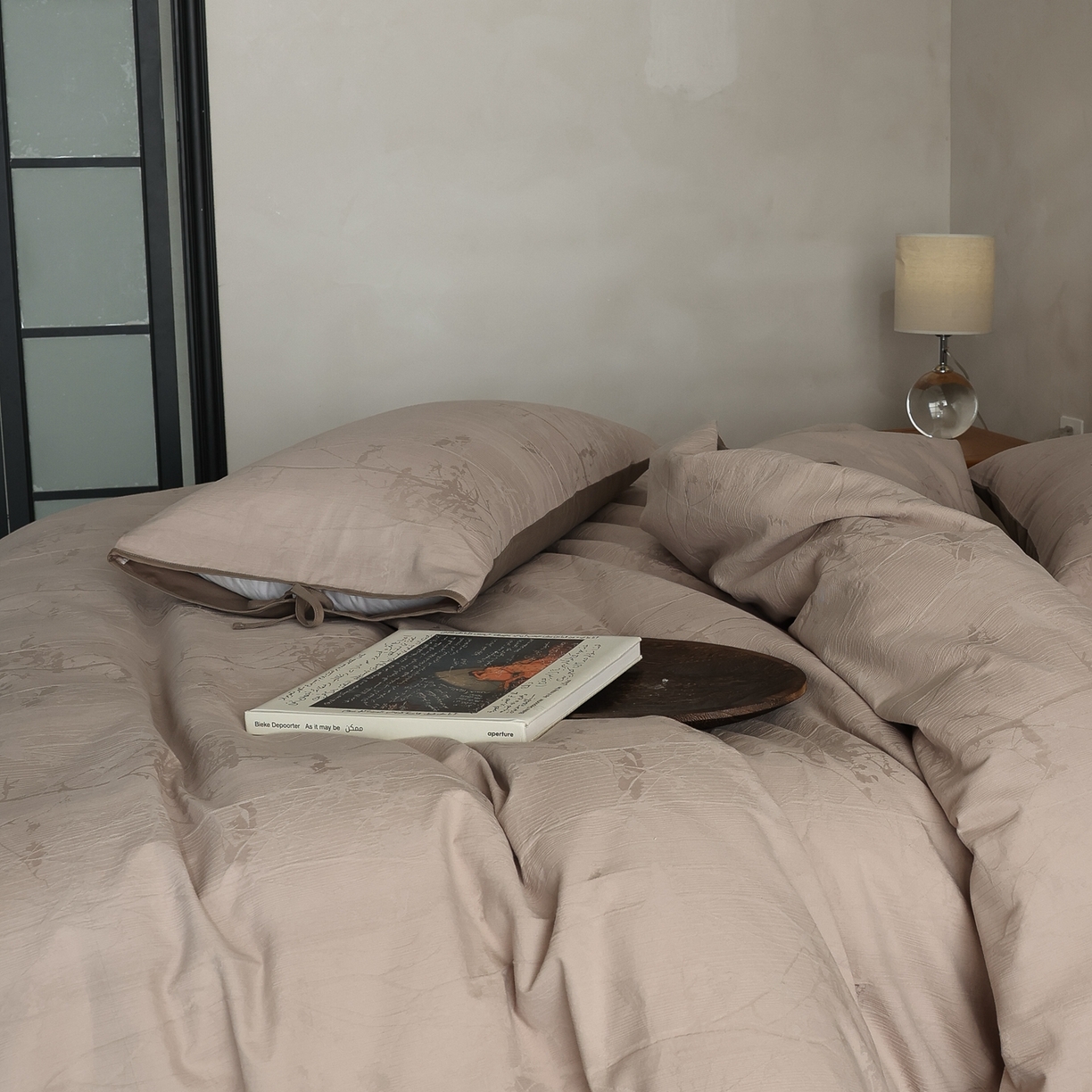 91家纺网 家纺一手货源 找家纺 玉宇阁家居 2025秋冬新品60s色织全棉纯棉磨毛大提花四件套-绑带款-第二组图 绑带款-缎灰流光