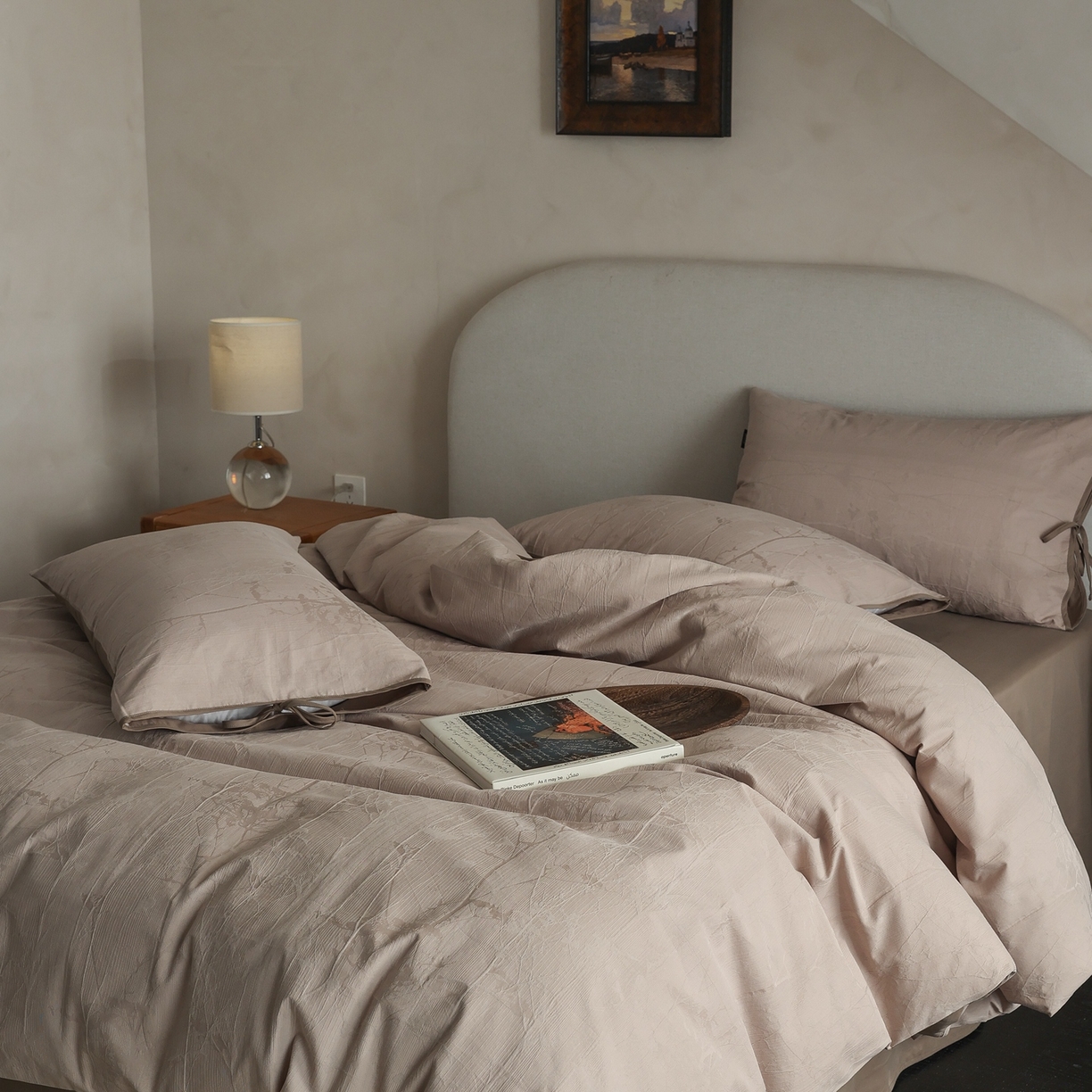 91家纺网 家纺一手货源 找家纺 玉宇阁家居 2025秋冬新品60s色织全棉纯棉磨毛大提花四件套-绑带款-第二组图 绑带款-缎灰流光