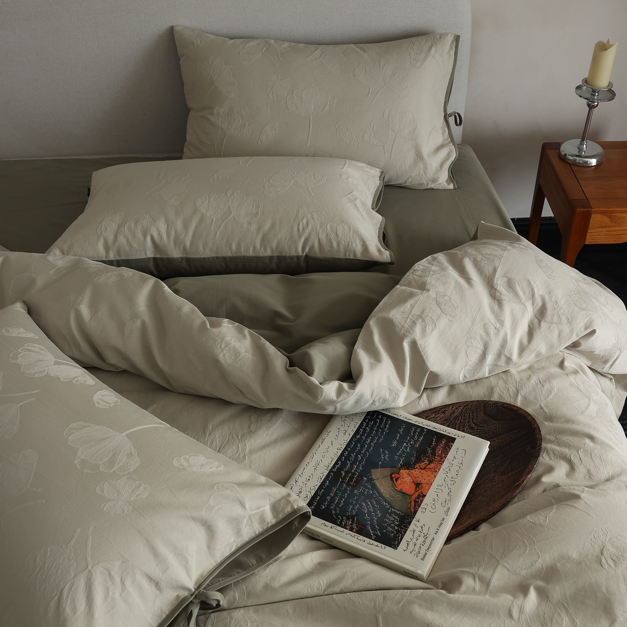 91家纺网 家纺一手货源 找家纺 玉宇阁家居 2025秋冬新品60s色织全棉纯棉磨毛大提花四件套-绑带款-第二组图 绑带款-芊芊绿雪