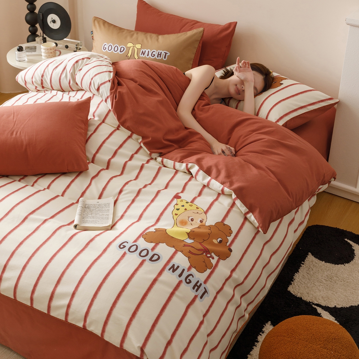 91家纺网 家纺一手货源 找家纺 RYB红黄兰 2025新款全棉纯棉加厚磨毛大版数码印花嵌绳四件套 嘟嘟小黄人