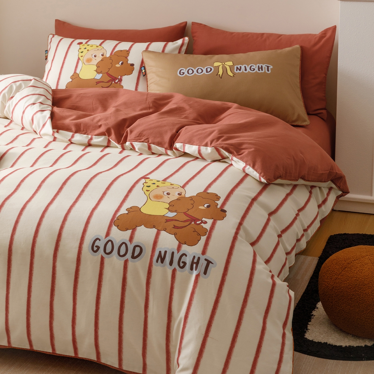 91家纺网 家纺一手货源 找家纺 RYB红黄兰 2025新款全棉纯棉加厚磨毛大版数码印花嵌绳四件套 嘟嘟小黄人