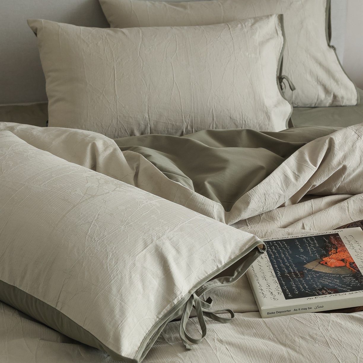 91家纺网 家纺一手货源 找家纺 玉宇阁家居 2025秋冬新品60s色织全棉纯棉磨毛大提花四件套-绑带款-第二组图 绑带款-青白玉