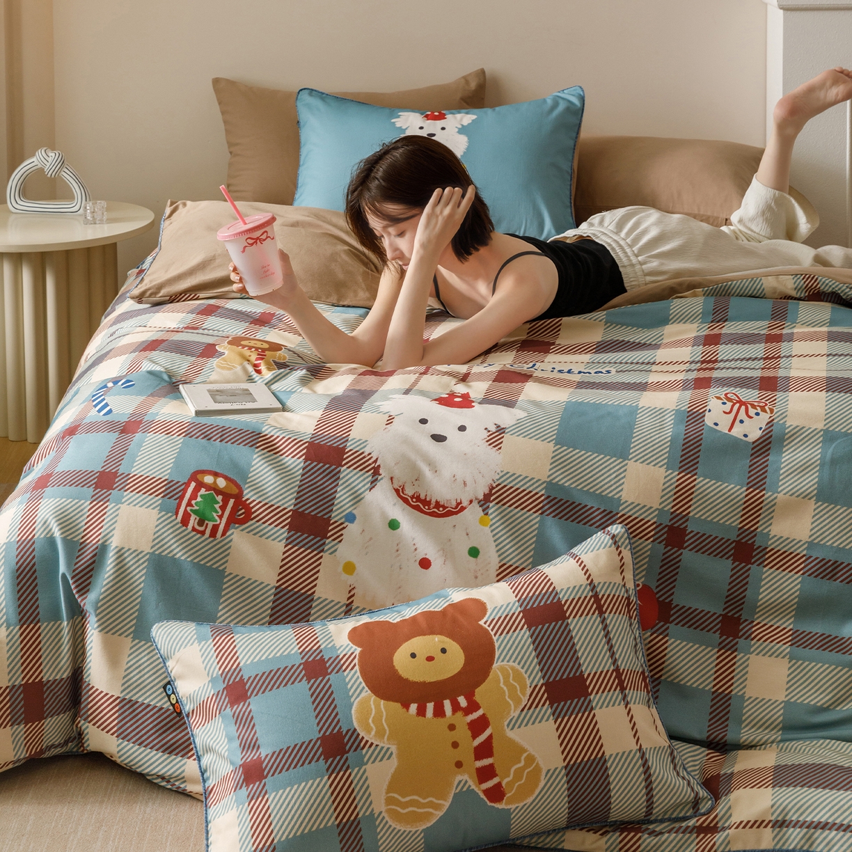 91家纺网 家纺一手货源 找家纺 RYB红黄兰 2025新款全棉纯棉加厚磨毛大版数码印花嵌绳四件套 圣诞西高地