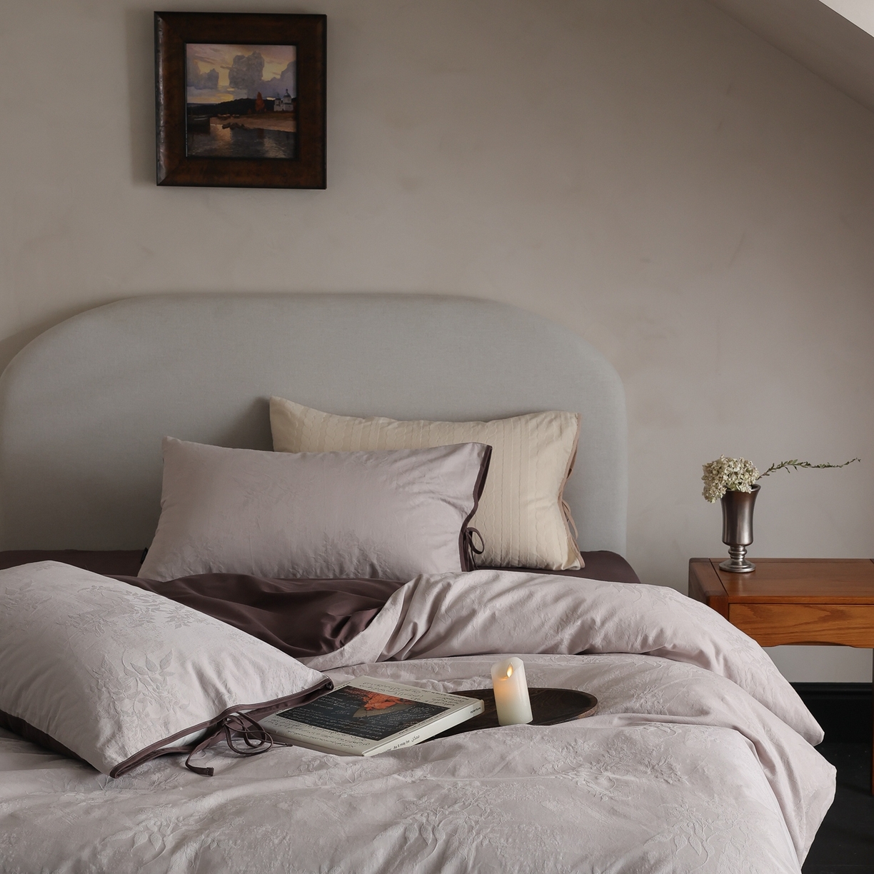 91家纺网 家纺一手货源 找家纺 玉宇阁家居 2025秋冬新品60s色织全棉纯棉磨毛大提花四件套-绑带款-第二组图 绑带款-雾霭绛紫