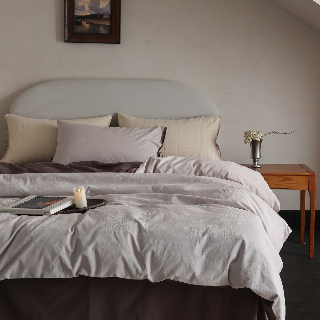 91家纺网 家纺一手货源 找家纺 玉宇阁家居 2025秋冬新品60s色织全棉纯棉磨毛大提花四件套-绑带款-第二组图 绑带款-雾霭绛紫