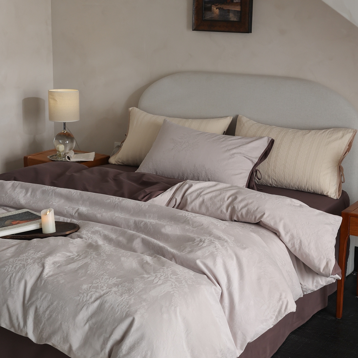 91家纺网 家纺一手货源 找家纺 玉宇阁家居 2025秋冬新品60s色织全棉纯棉磨毛大提花四件套-绑带款-第二组图 绑带款-雾霭绛紫