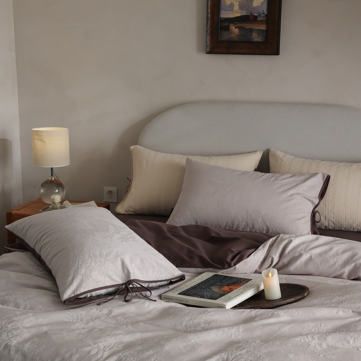 91家纺网 家纺一手货源 找家纺 玉宇阁家居 2025秋冬新品60s色织全棉纯棉磨毛大提花四件套-绑带款-第二组图 绑带款-雾霭绛紫