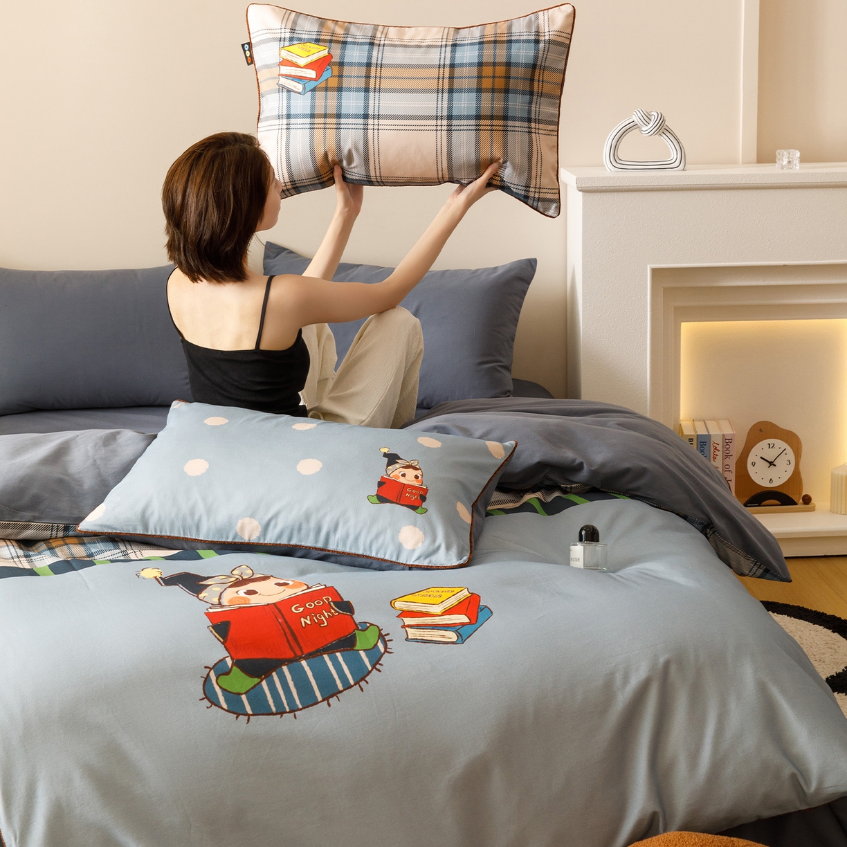 91家纺网 家纺一手货源 找家纺 RYB红黄兰 2025新款全棉纯棉加厚磨毛大版数码印花嵌绳四件套 小小书童